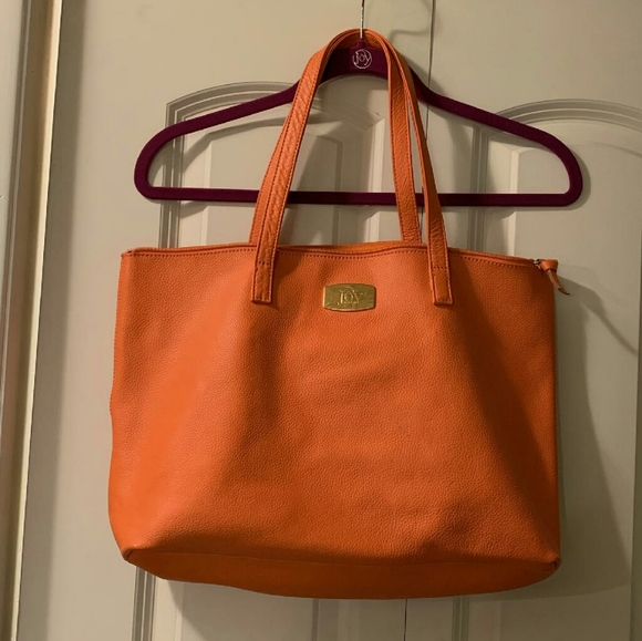 BUNDLE Top, Pants, & Purse! - Picture 3 of 7